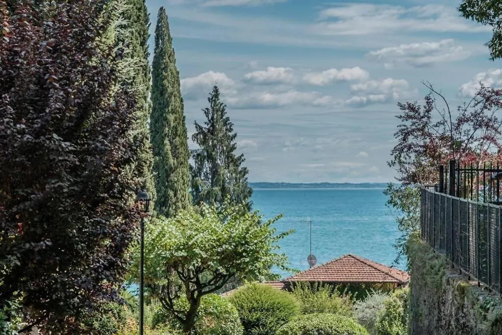 Appartamento Emma Garda Lake 가르도네리비에라 아파트